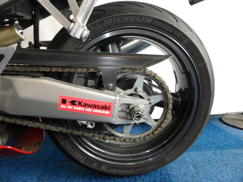 VP Motorsport | Kawasaki ZX7R Ninja | Occasions aanbod